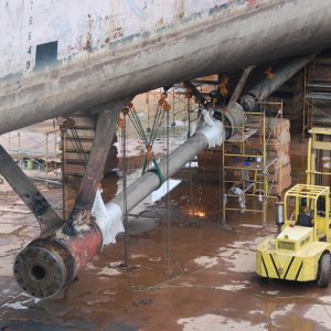 ship component shaft removal